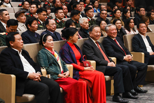 Tổng Bí thư Tô Lâm dự chương trình nghệ thuật đặc biệt '95 năm thắp sáng niềm tin'