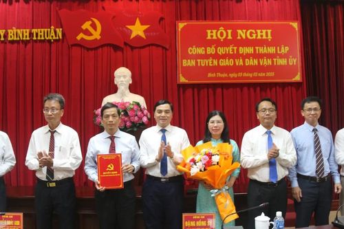 Hai cơ quan đầu tiên của tỉnh Bình Thuận chính thức hợp nhất