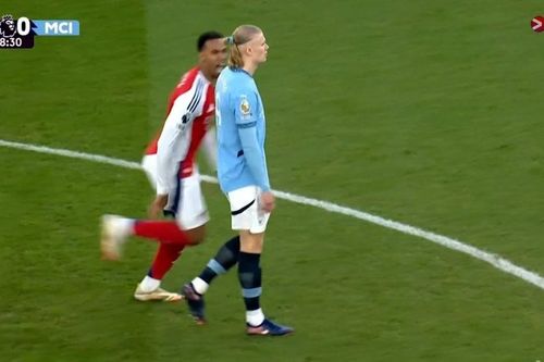 Khoảnh khắc Arsenal 'vùi dập' Man City ở Ngoại hạng Anh