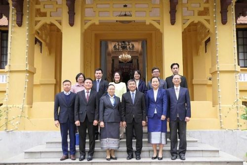 Thứ trưởng Thường trực Nguyễn Minh Vũ tiếp Đại sứ Lào đến chúc mừng Năm mới Ất Tỵ 2025