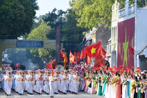 Ta đi tới, trên đường ta bước tiếp