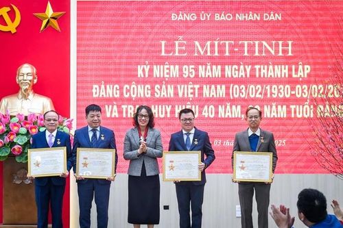 Báo Nhân Dân tổ chức mít-tinh kỷ niệm 95 năm Ngày thành lập Đảng