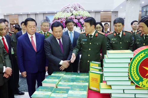 Bộ Công an giới thiệu cuốn sách của Tổng Bí thư Tô Lâm