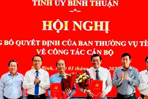 Tỉnh Bình Thuận công bố nhiều Quyết định về công tác cán bộ