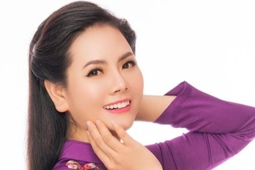 Đại úy Lương Nguyệt Anh: Từ điệu hát quan họ đến nữ nghệ sĩ mặc áo lính đa tài