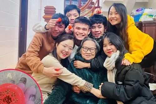 Bà 85 tuổi tặng đàn cháu món quà đặc biệt đầu năm, lý do nhiều người xúc động