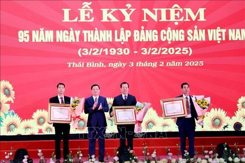 95 năm Ngày thành lập Đảng: Đồng lòng hiện thực hóa khát vọng phát triển