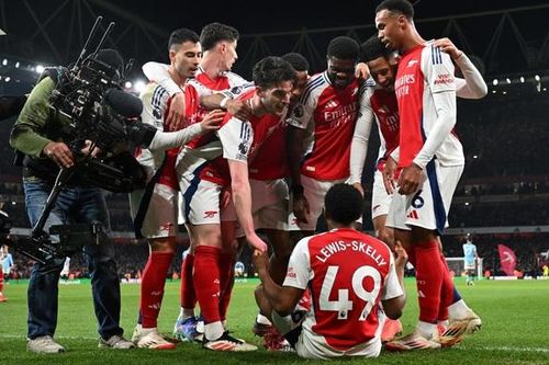 Thierry Henry phản ứng với việc Lewis-Skelly chế giễu Erling Haaland