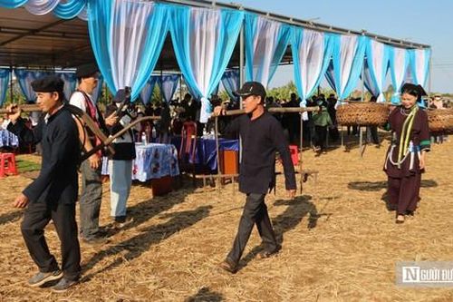 Khát vọng sinh sôi nảy nở trong Lễ hội Lồng Tồng của người Tày, Nùng