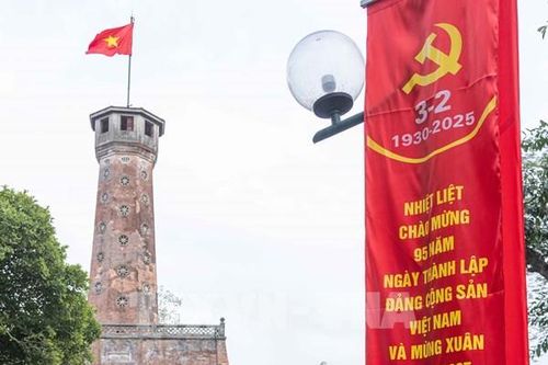 Hà Nội rực rỡ cờ hoa chào mừng 95 năm Ngày thành lập Đảng