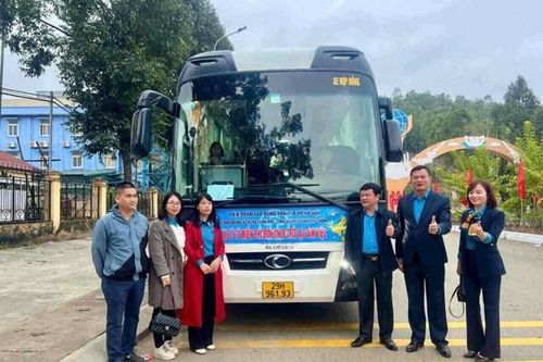 Hà Nội: Đón đoàn viên, công nhân lao động quay trở lại làm việc sau kỳ nghỉ Tết