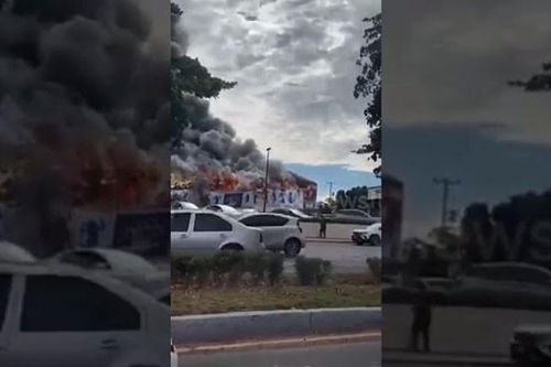 Ngọn lửa bùng cháy trong trung tâm mua sắm và tàn phá sòng bạc ở Mexico