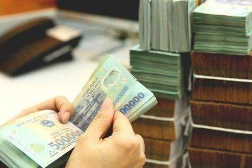 Tiền mặt của nhiều doanh nghiệp tăng hàng chục nghìn tỷ sau một năm