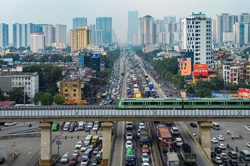 Hàng trăm nghìn lượt khách lựa chọn đường sắt đô thị để di chuyển trong dịp Tết Nguyên đán
