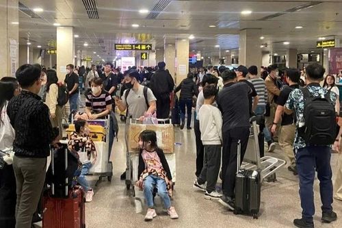 Ngày cuối nghỉ Tết, Sân bay Tân Sơn Nhất đón trên 150.000 khách