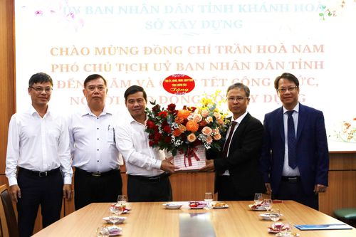 Phó Chủ tịch UBND tỉnh Trần Hòa Nam thăm các đơn vị nhân dịp đầu xuân Ất Tỵ