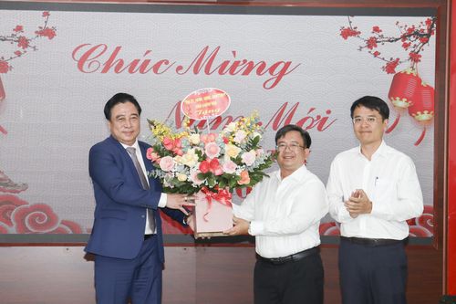 Phó Bí thư Thường trực Tỉnh ủy Nguyễn Khắc Toàn thăm, chúc Tết các đơn vị, doanh nghiệp