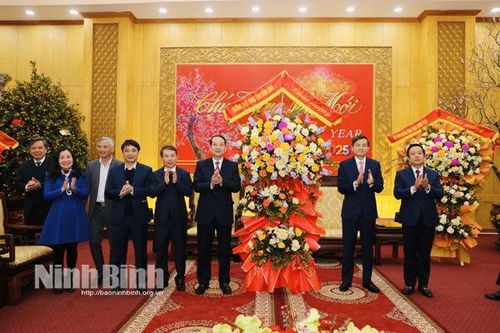Các Đoàn đại biểu chúc mừng Tỉnh ủy nhân Kỷ niệm 95 năm Ngày thành lập Đảng Cộng sản Việt Nam
