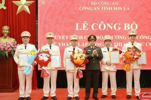 Công bố Quyết định thành lập Công an thị xã Mộc Châu