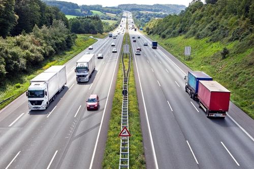 Những lưu ý để vượt an toàn trên đường cao tốc an toàn