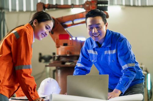 Sản xuất Việt Nam giảm trong tháng đầu năm 2025