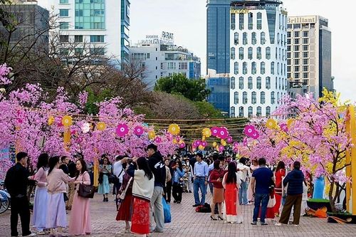Đà Nẵng: Du lịch Tết Ất Tỵ 2025, lượng khách tăng mạnh