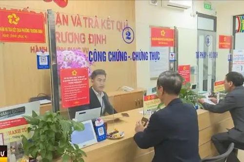 Ngày làm việc đầu tiên nghiêm túc, vì Nhân dân phục vụ