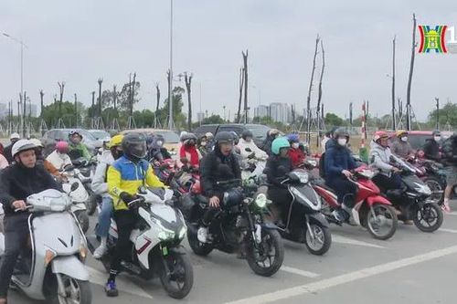 Hà Nội ùn nhẹ trong ngày đầu đi làm sau Tết