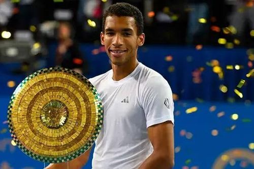 Auger Aliassime giành danh hiệu thứ hai trong năm 2025