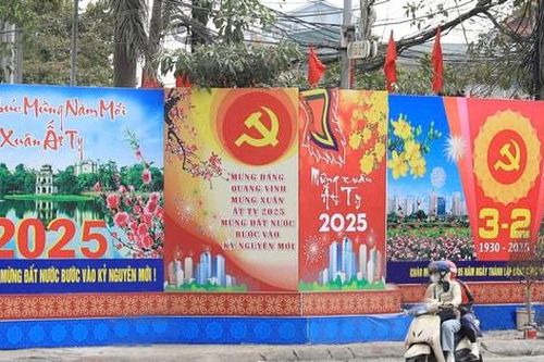 Rực rỡ cờ hoa chào mừng 95 năm Ngày thành lập Đảng