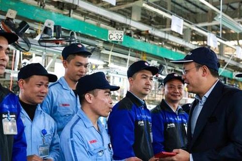 Hà Nội: Công nhân phấn khởi trở lại sản xuất