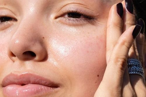 Cách trang điểm giúp bạn trông trẻ hơn tuổi thật