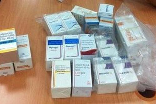 Đối tượng thu mua ve chai 'phù phép' thuốc chữa bệnh giả thành thật