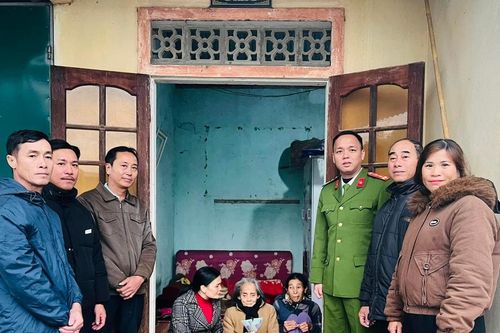 Nhận lại tiền sắm Tết đã làm rơi, người phụ nữ khó khăn được ủng hộ thêm hơn 160 triệu đồng