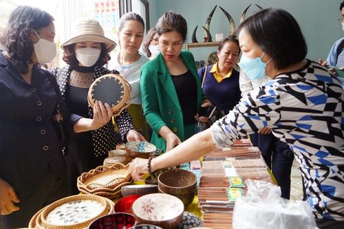Huyện Phú Xuyên từng bước khai thác tiềm năng du lịch làng nghề