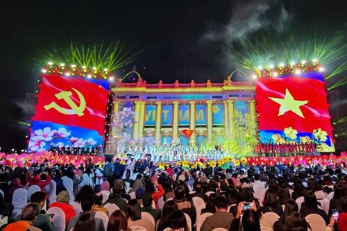 Chương trình nghệ thuật '95 năm - Ánh sáng soi đường': Viết tiếp những mùa Xuân của khát vọng