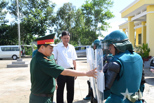Canh trực mùa xuân biên cương