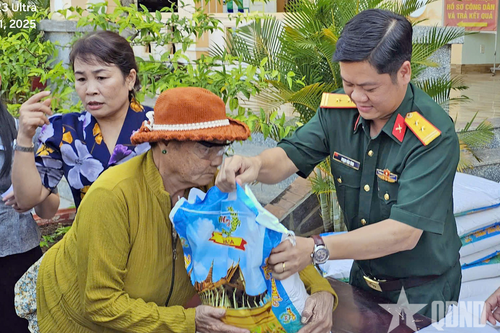 Trung tá Phạm Văn Tính: Người anh tiếp lửa