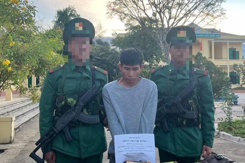 Chặn đứng kẻ cáo già 'cõng' 3kg ma túy trên biên giới Việt - Lào