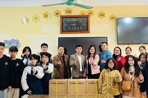 'Đông san sẻ - Tết sum vầy': Hành trình cho đi nhận lại