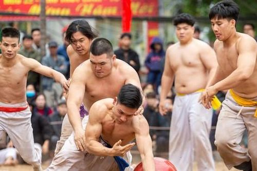 Sức trẻ mùa xuân qua Hội Vật cầu làng Thúy Lĩnh
