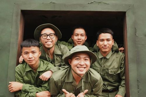 Tiktoker trẻ hào hứng khi được tham gia dự án phim lịch sử 'Mưa đỏ'