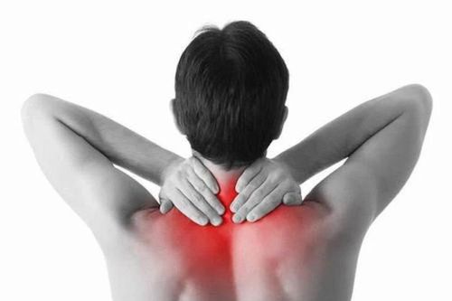 Ẩn họa từ bẻ cổ không đúng cách