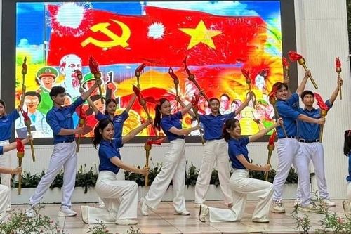 Rộn ràng hoạt động mừng Đảng, mừng Xuân