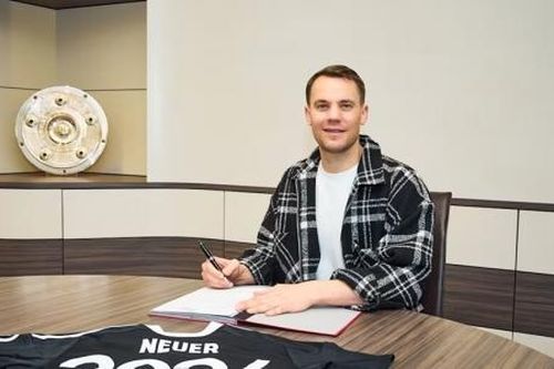 Thủ môn Manuel Neuer ở lại Bayern Munich năm thứ 15