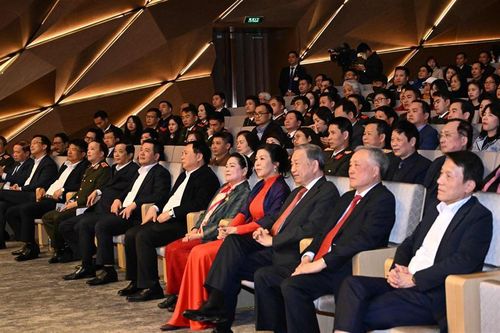 Tổng Bí thư Tô Lâm dự chương trình nghệ thuật '95 năm thắp sáng niềm tin'