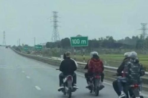 Phạt hơn 121 triệu đồng nhóm thanh thiếu niên tháo biển xe máy chạy vào cao tốc