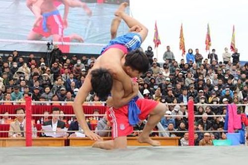 Hấp dẫn lễ hội Vật cổ truyền gần 700 năm tuổi ở làng Vĩnh Khê
