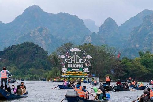 Thủ tướng: Không tổ chức du xuân, chúc Tết trong giờ làm việc