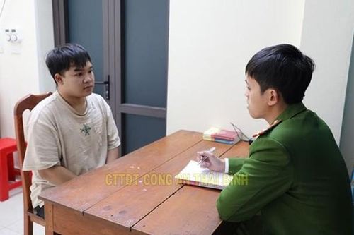 Bắt nam thanh niên né chốt đo nồng độ cồn, tông xe môtô vào CSGT